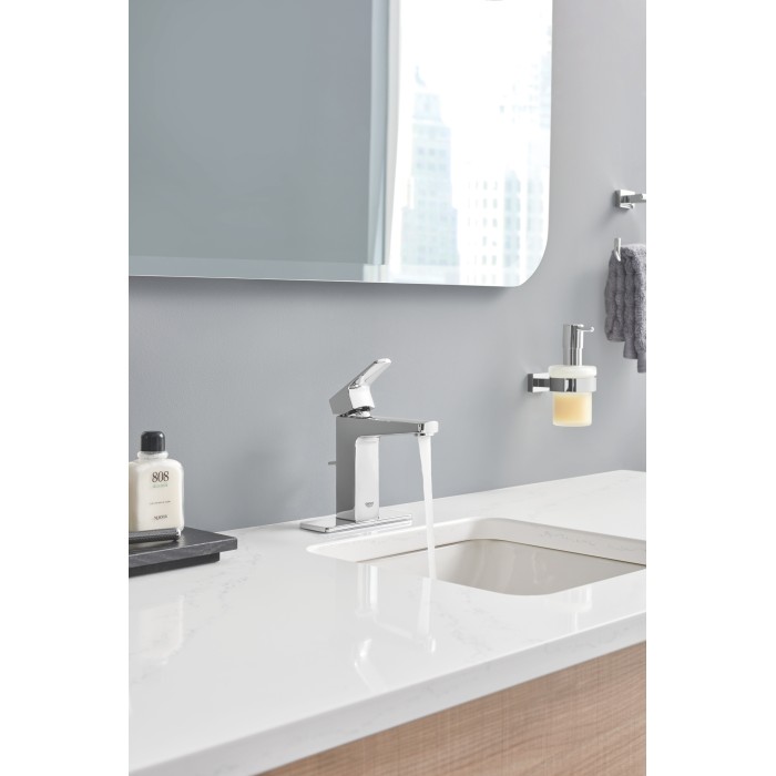 Дозатор рідкого мила Grohe Essentials Cube New (40756001) Дозатор рідкого мила Grohe Essentials Cube New (40756001)
