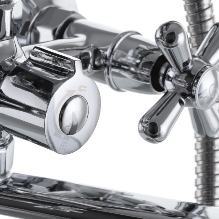 Змішувач для ванни Champion Dominox 140 (CH0016) Змішувач для ванни Champion Dominox 140 (CH0016)