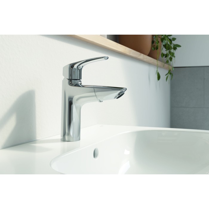 Змішувач для раковини з висувним виливом Grohe Eurosmart New (23976003) Змішувач для раковини з висувним виливом Grohe Eurosmart New (23976003)