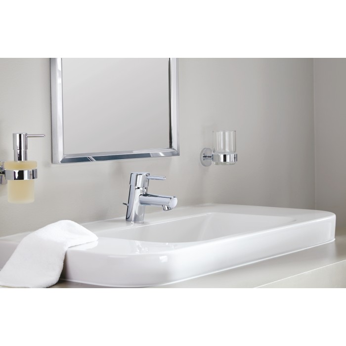 Дозатор рідкого мила Grohe Essentials New (40448001) Дозатор рідкого мила Grohe Essentials New (40448001)