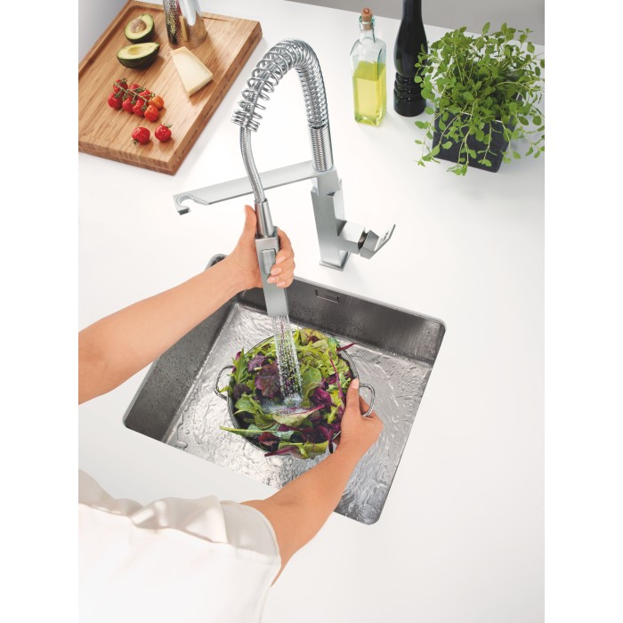 Змішувач для кухні з гнучким виливом Grohe Eurocube (31395DC0) Змішувач для кухні з гнучким виливом Grohe Eurocube (31395DC0)