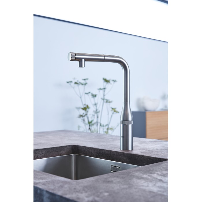 Змішувач для кухні з висувним виливом Grohe Essence SmartControl (31615DC0) Змішувач для кухні з висувним виливом Grohe Essence SmartControl (31615DC0)