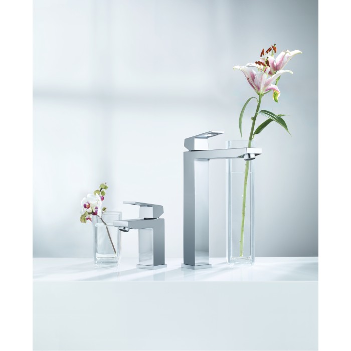 Змішувач на стільницю для раковини XL-розміру Grohe Eurocube (23406000) Змішувач на стільницю для раковини XL-розміру Grohe Eurocube (23406000)