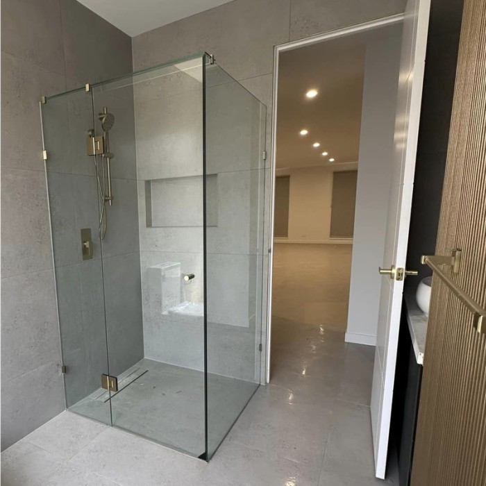 Двері в нішу Koer SR SD04-120x200-TR-01 прозоре скло Easy Clean 10мм, хром (KR5387) Двері в нішу Koer SR SD04-120x200-TR-01 прозоре скло Easy Clean 10мм, хром (KR5387)